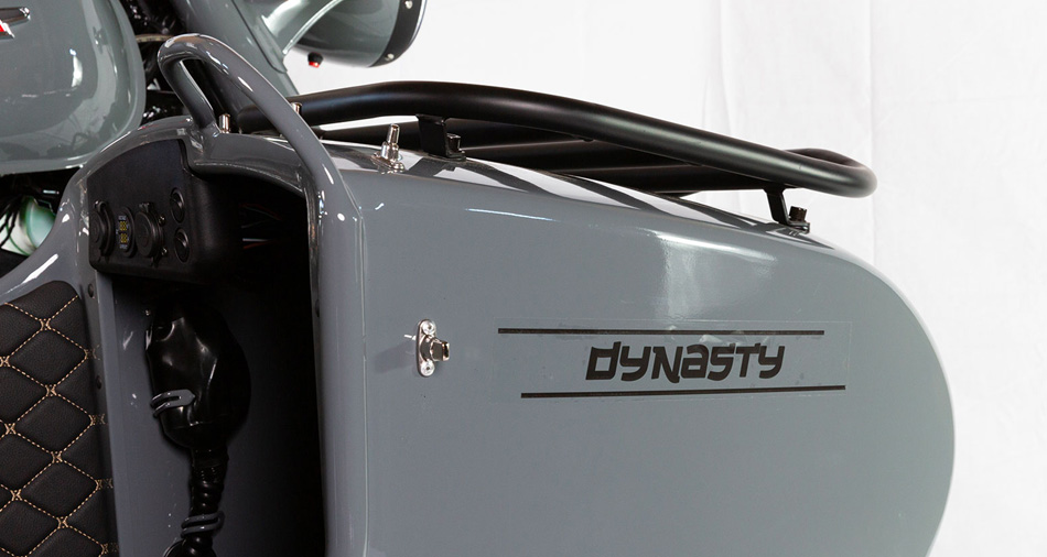 Dynasty détail side